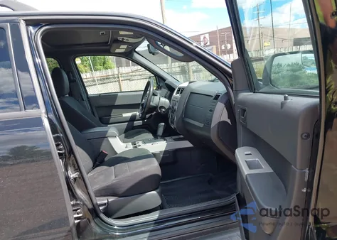 2010 Ford Escape Xlt from USA, damaged, VIN 1FMCU0D7XAKA32206